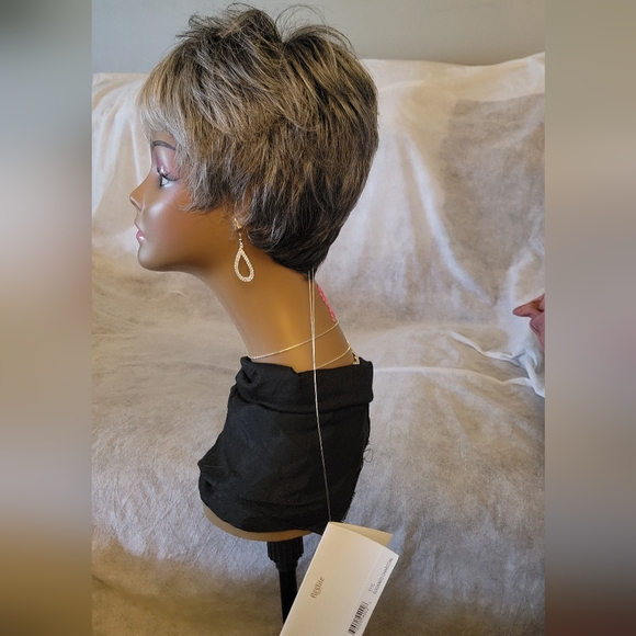 2 Wigs!! Carte Blanche And Incentive By Gabor Wigs! Both Color Sugared Charcoal! - Picture 11 of 16